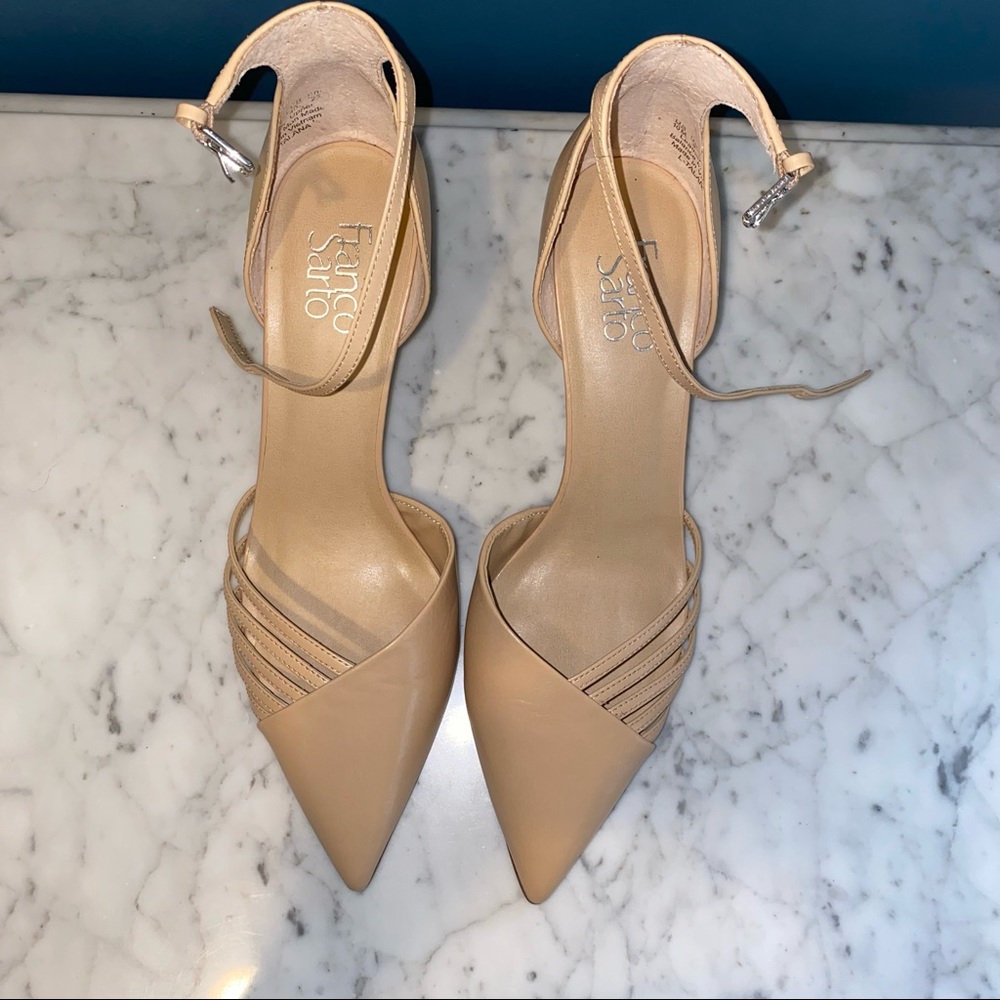 NEVER BEEN WORN Franco Sarto Nude Pointed Toe Heel